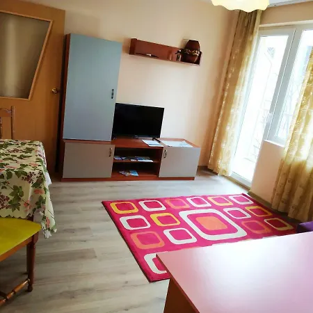 In Apartment Warna